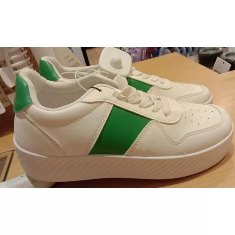 Preloved Sepatu Sneakers Rubi Cotton On Putih White Hijau Sol Tinggi