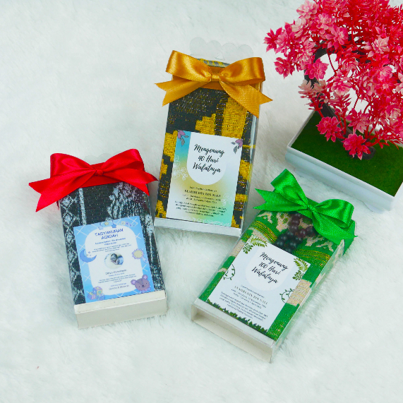 Souvenir Sajadah Polykatun Al Bahar/Zara Black Kemasan Mika Box