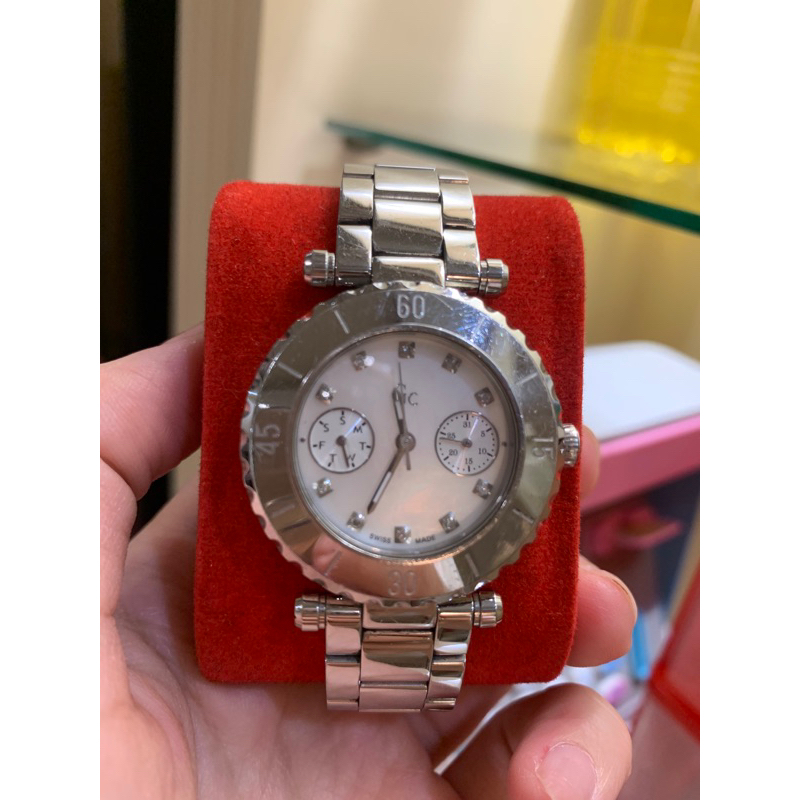 jam tangan Guess asli