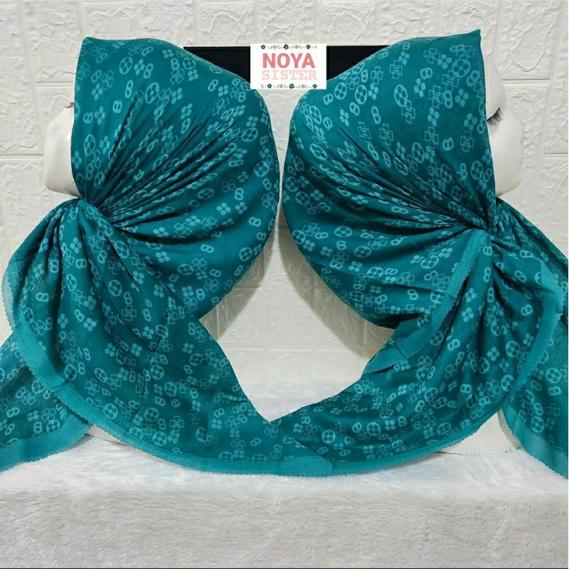 Hijab jilbab segiempat motif hijau tua botol voal premium Lacercut