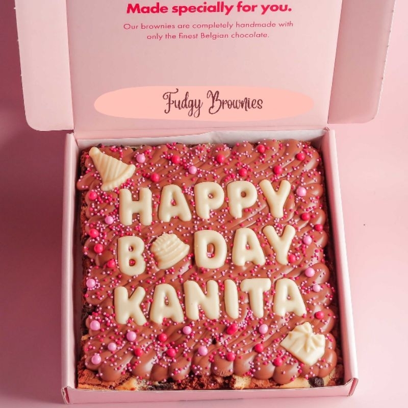 

Hadiah Ulang Tahun Brownies Panggang / Fudgy Brownies - Pink