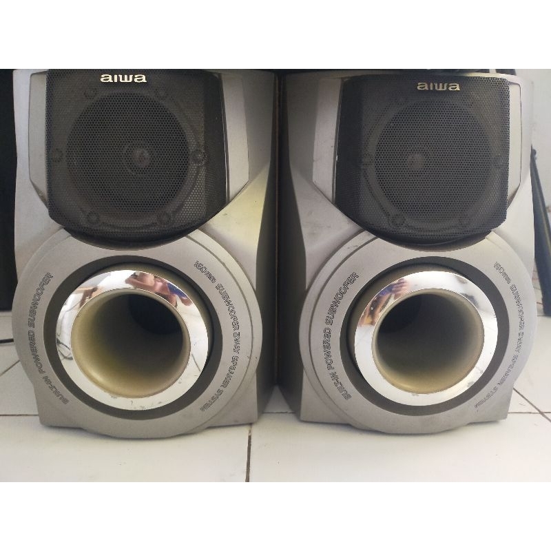 sepasang speaker aiwa nsx k580