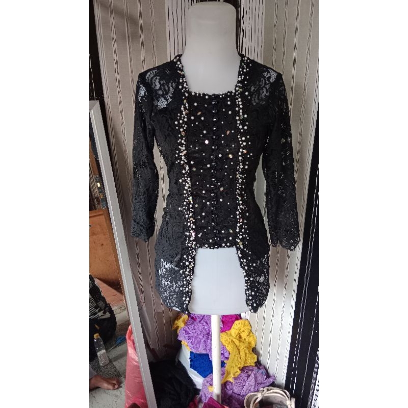 kebaya hitam, kutu baru, kebaya pesta, kebaya moderen