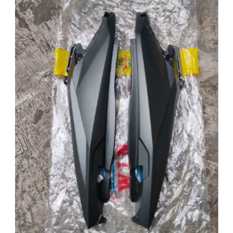 Cover body belakang kanan/kiri Vario 125/150 OLD K59 hitam doff