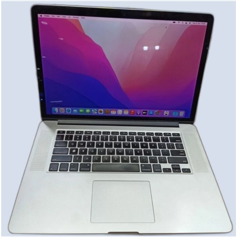 Laptop Macbook pro retina 2015 core i7 15inch 16Gb bekas mulus siap pakai