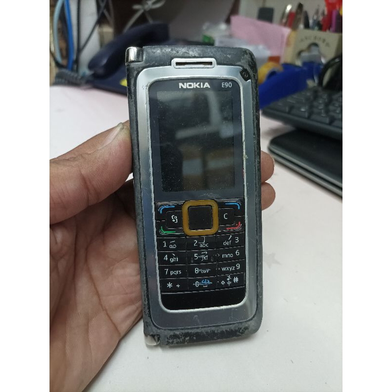 Hp jadul Nokia E90 communicator bahan
