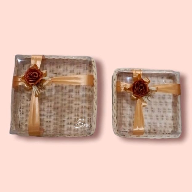 kotak hantaran kue/kotak kue rotan/kotak rotan mika/kotak seserahan kue/kotak makanan