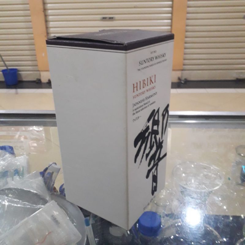 Box bekas HIBIKI SUNTORY 700 ML