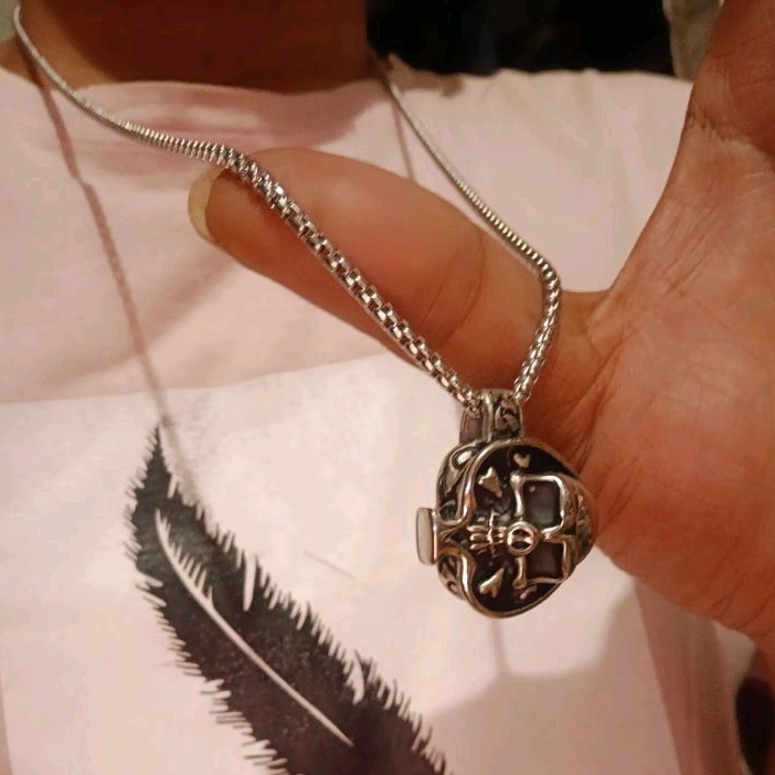 Kalung Titanium Pria Liontin Tengkorak 60 cm