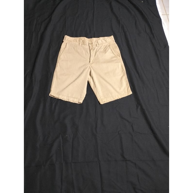 Celana Pendek UNIQLO Khakis