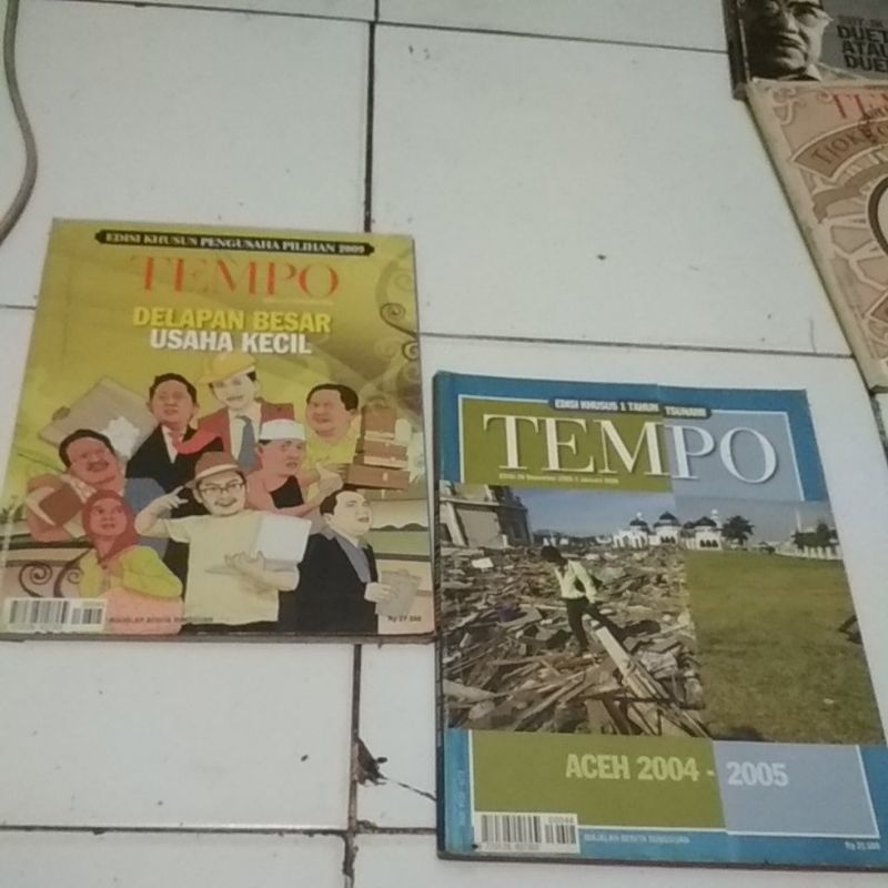 MAJALAH EDISI KHUSUS TEMPO DELAPAN BESAR USAHA KECIL dan  ACEH 2004 -  2005