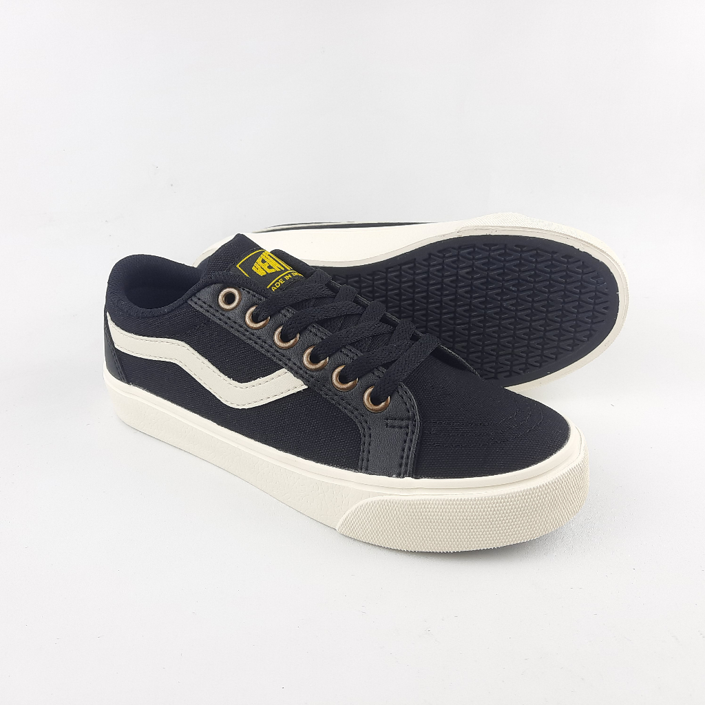 Sepatu Sneakers Canvas Unisex Ventela Republic Low 37-43