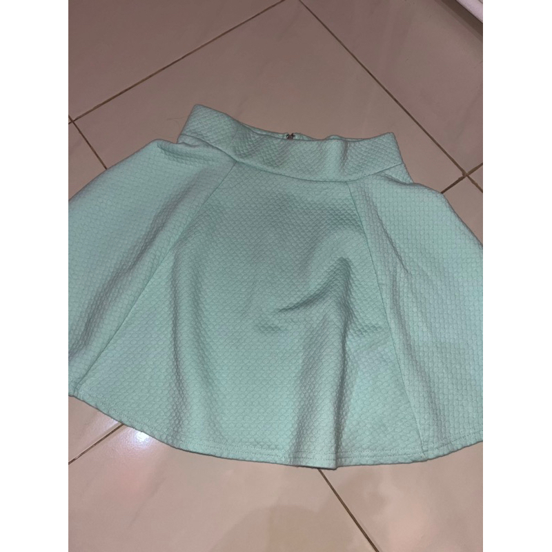 PRELOVED ROK H&M HIJAU TOSCA
