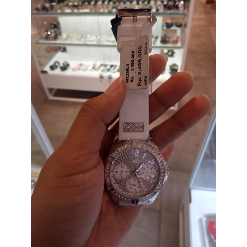 Jam Tangan Wanita Guess Preloved