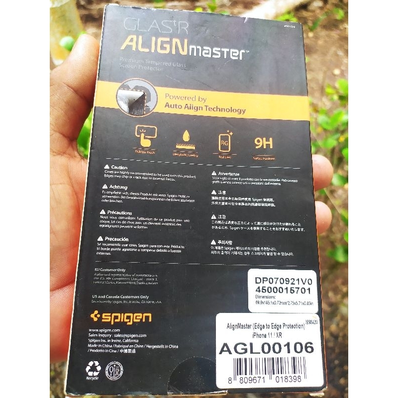 tempered glass Spigen to iphone XR Dan iphone 11