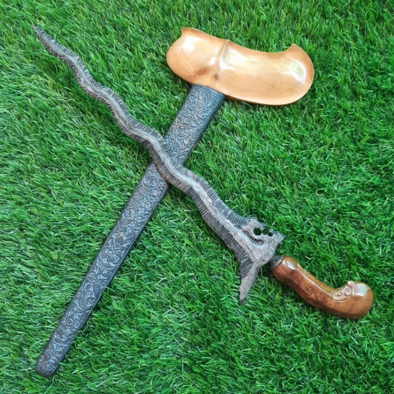 KERIS NAGA SUNGKEM