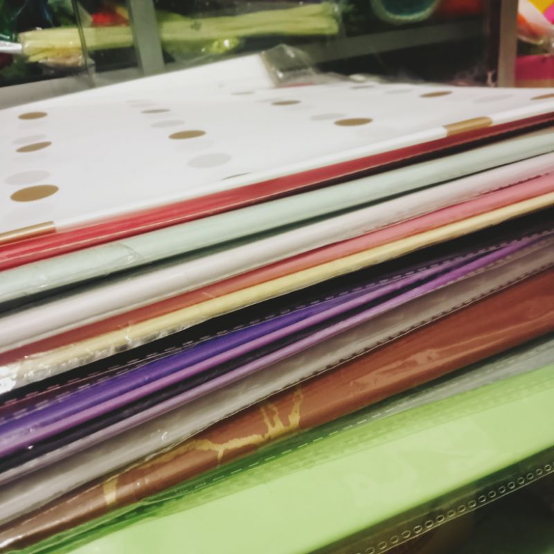 

Kertas Buket Cellophane List Gold