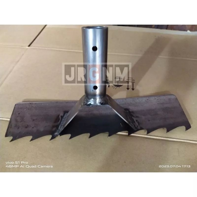 ALAT PEMBERSIH GULMA, ALAT PIRINGAN SAWIT, PEMOTONG RUMPUT PRAKTIS