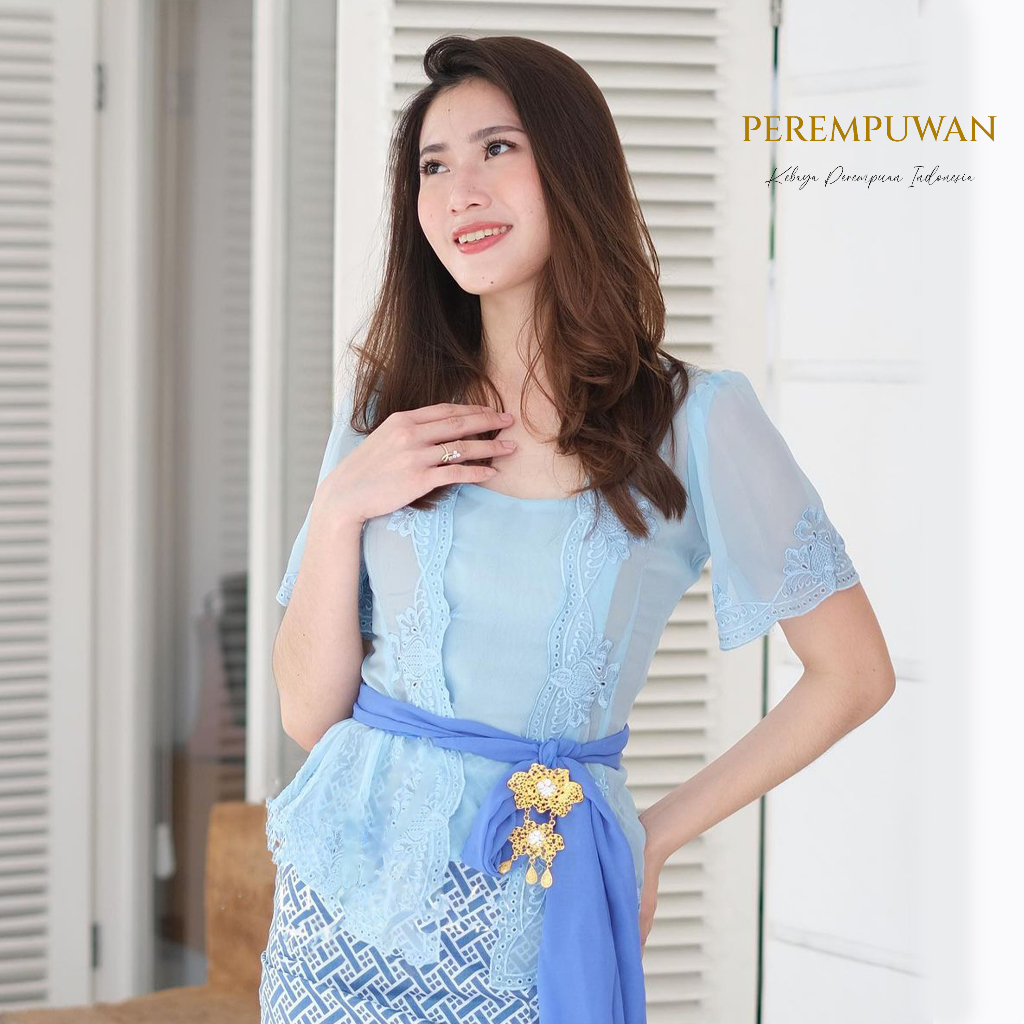 SAMAYA - Kebaya Kutubaru Bali Modern Lengan Lonceng Semi Italy | Kebaya Atasan Brukat Brokat Wisuda 