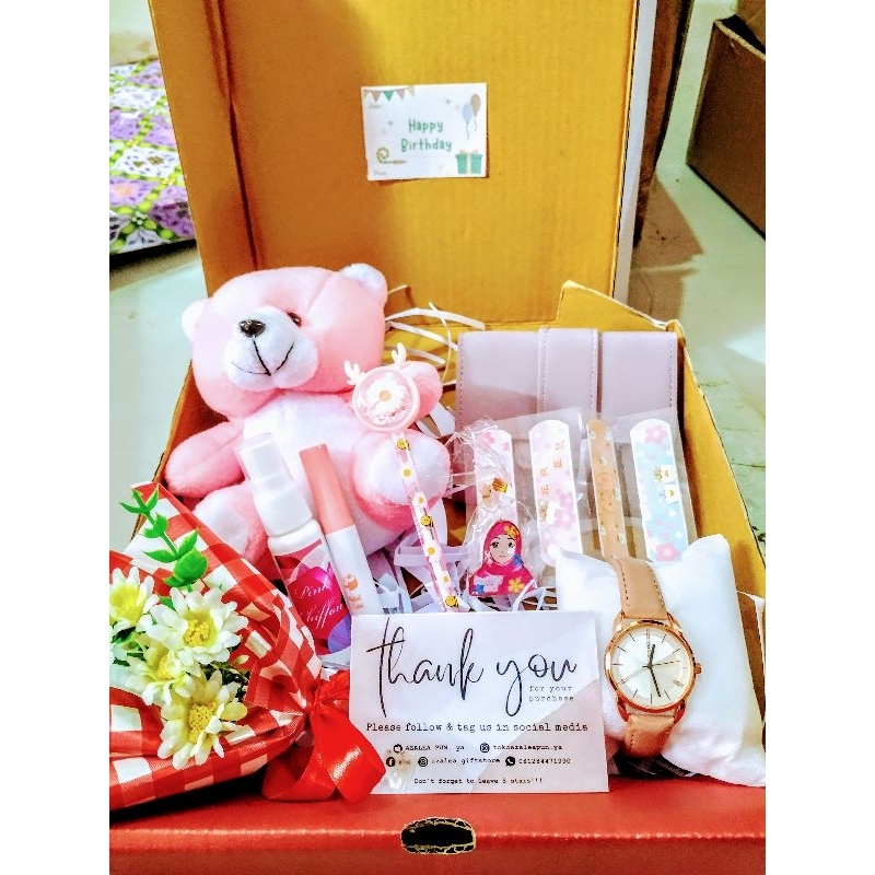 

hampers gift/hadiah untuk anak sekolah/kado ultah pacar/kado special/gift box/ anniversary wedding