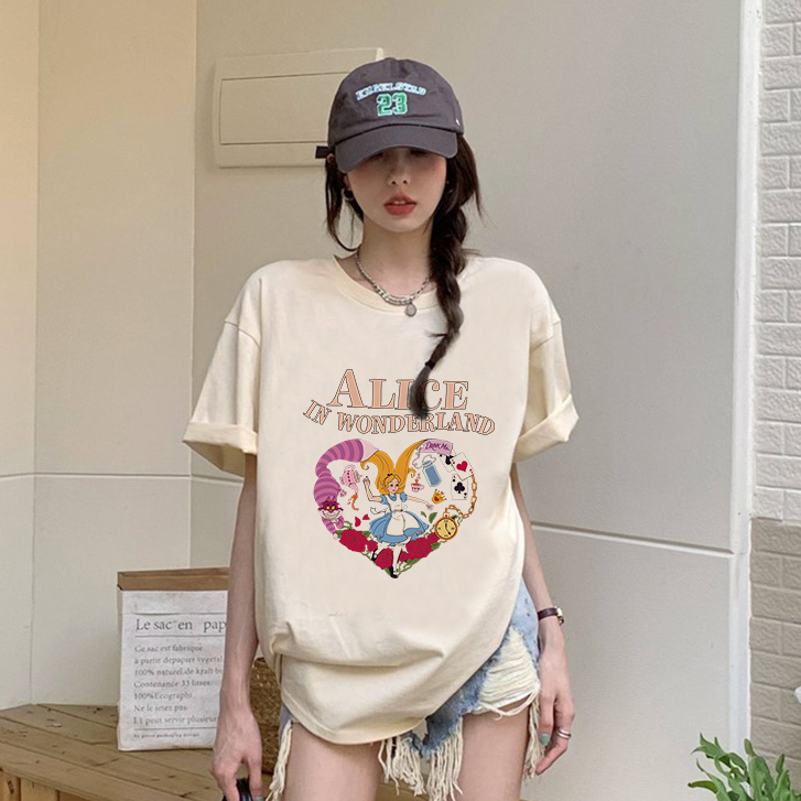 Kaos Wanita Korean Style Cartoon Alice Motif Printed Kaos Cream Import Oversize Kekinian T-Shirt