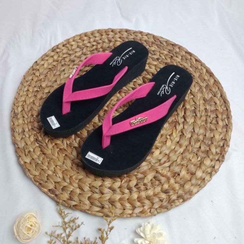 Sandal Wedges Wanita ( RIE - RIE 0951 ) Terbaru