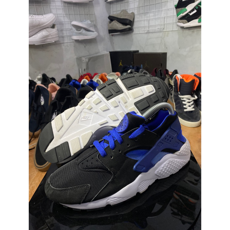 NK HUARACHE SZ 40