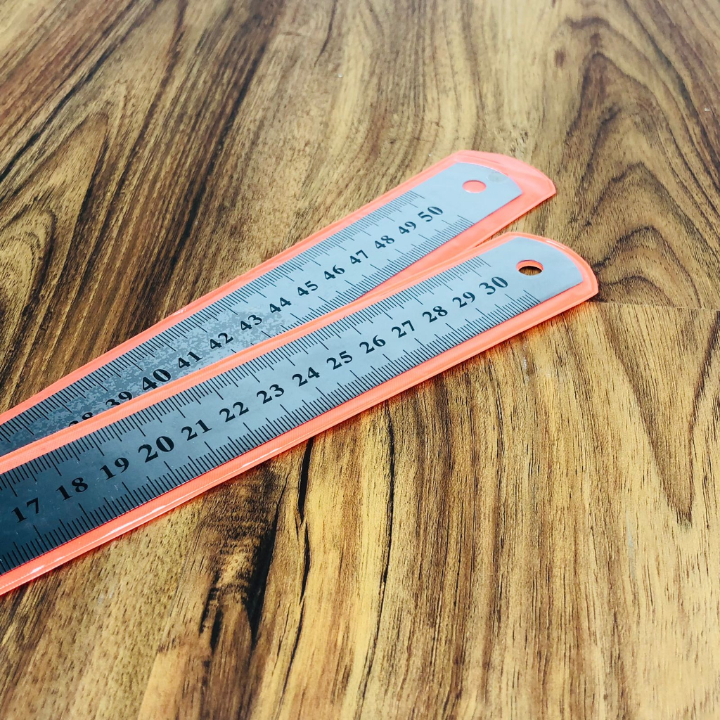 

Penggaris Besi / Mistar Besi / Stainless Ruller 30 CM - 50 CM