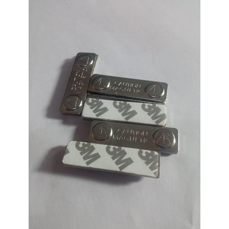 

Magnet Nametag Dada