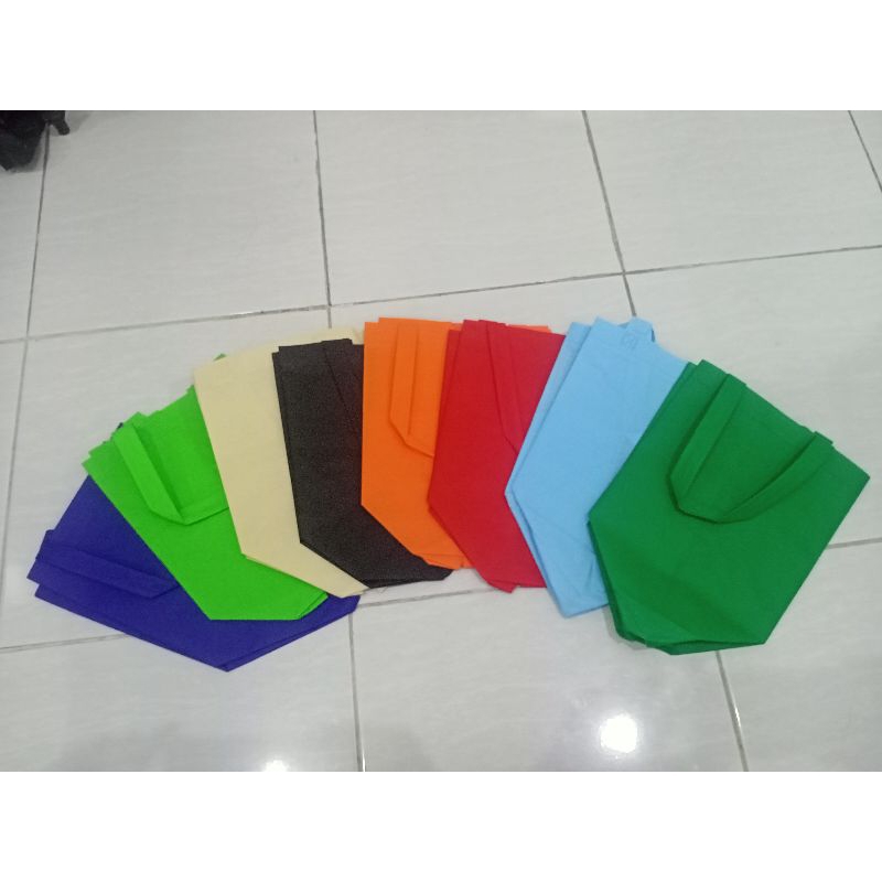 

Goodie Bag Tas Hajatan Tas Spunbond 22x22 Cm Tinggi 25 Cm / Tas Syukuran