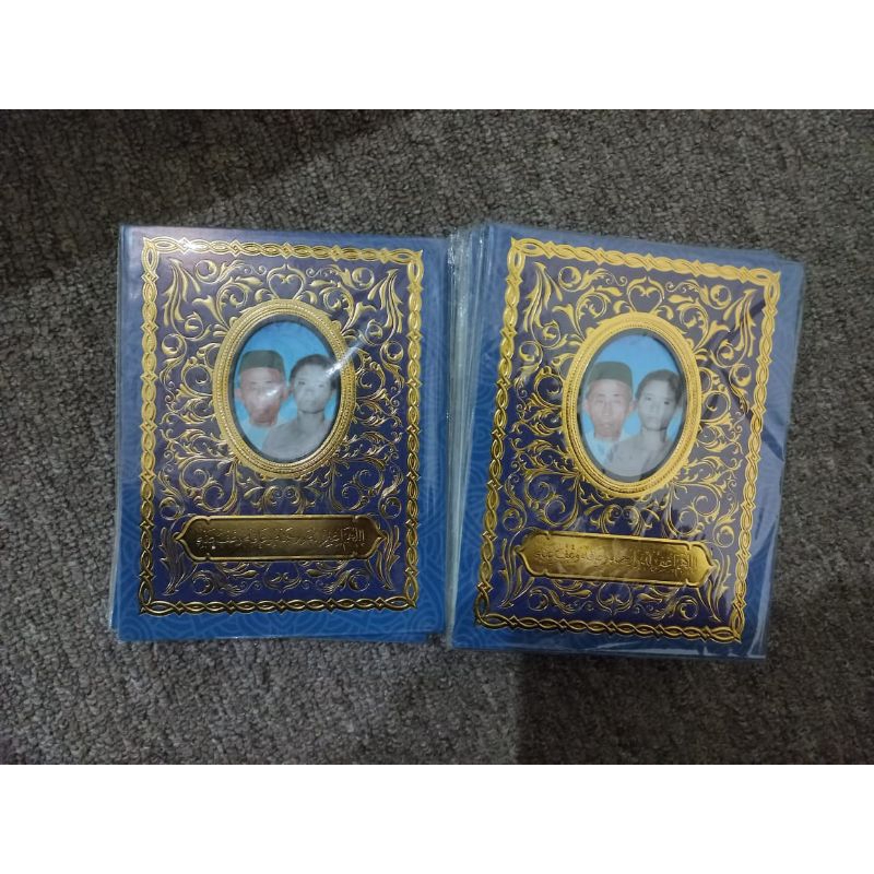 

Buku Yasin motif Gold - Custom Foto dan Ucapan