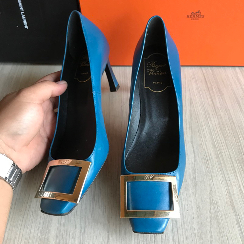Roger Vivier Leather blue heels size 37