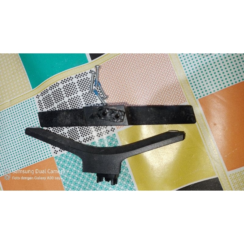 Kaki TV Toshiba 32S2900