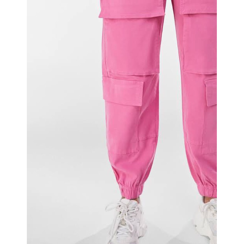 BERSHKA CARGO PANTS Second