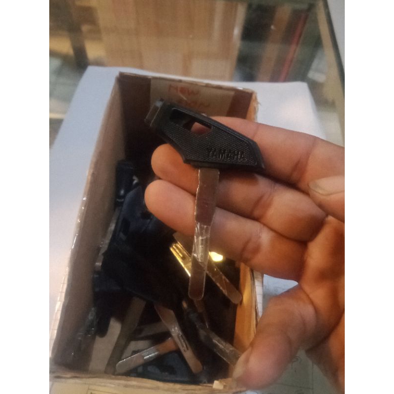 Bahan Kunci Motor Yamaha New Vixion Ukir