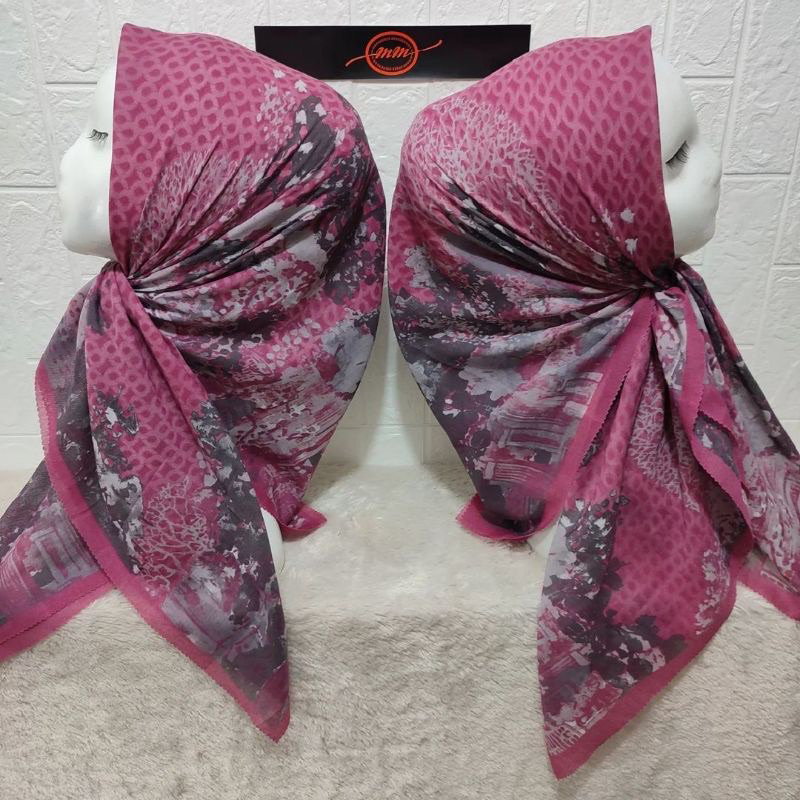 Promo Hijab Segi Empat Voal Motif Sakura Warna Pink Magenta