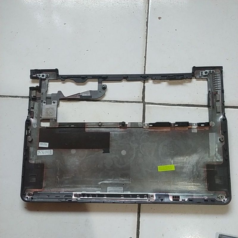 Case Casing Bawah Bottom Samsung 530U3B 530U3B 530U3C NP530U3B NP530U3C NP535U3C