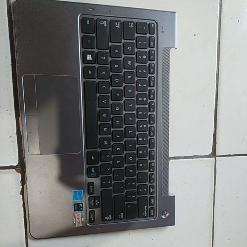 Case Casing Atas Top Samsung Sesuai foto 530U3B 530U3B 530U3C NP530U3B NP530U3C NP535U3C Silver Grey