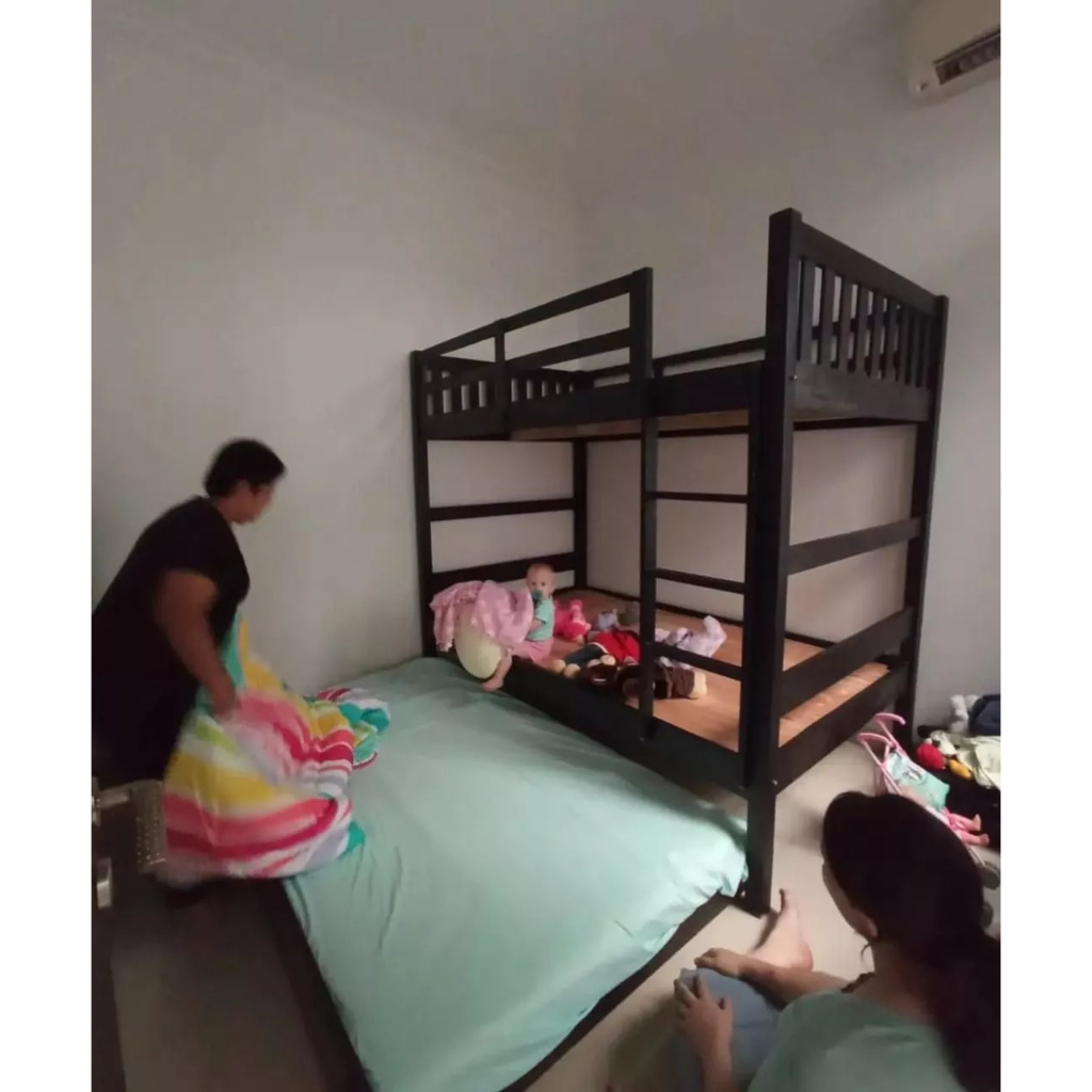 Dipan anak susun tingkat kayu jati