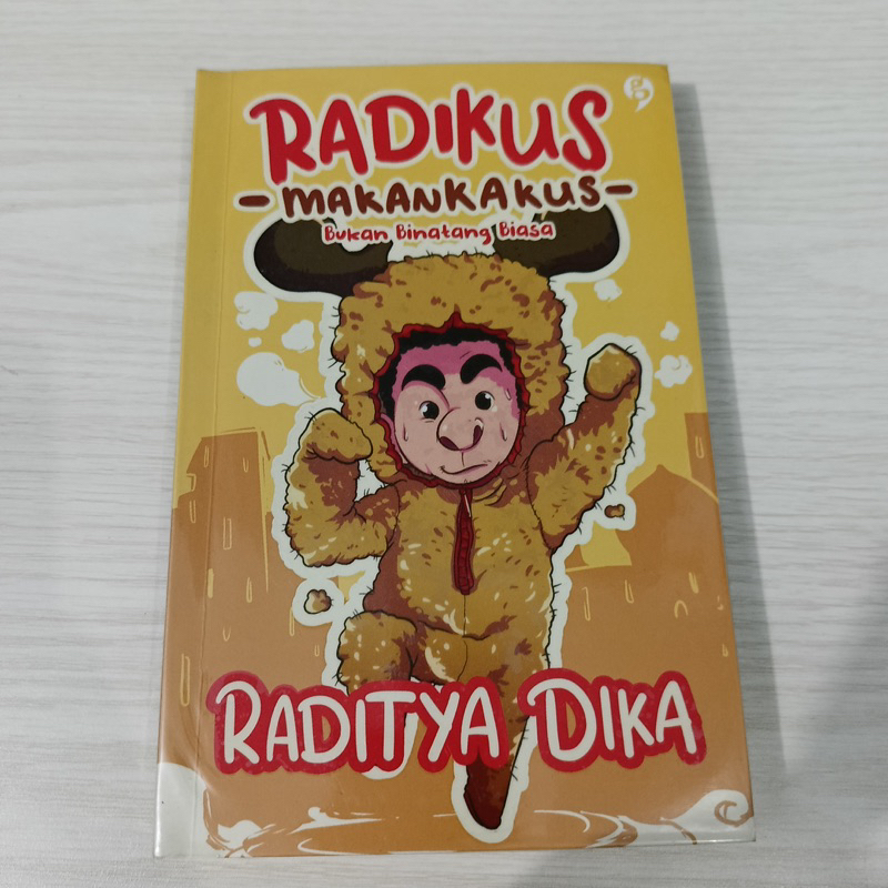 [Preloved] Radikus Makankakus + poster - Raditya Dika