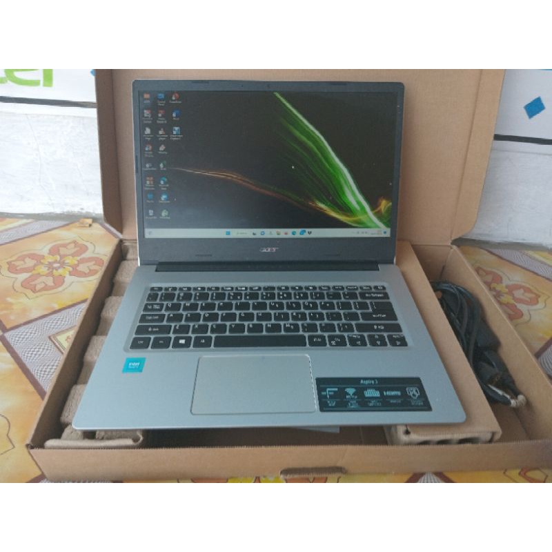 Laptop Acer Slim Fullset