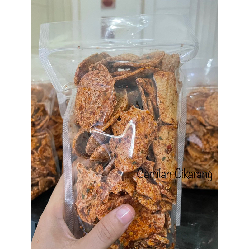 

KERIPIK BASRENG DAUN JERUK PEDAS 250GR KEMASAN STANDING POUCH