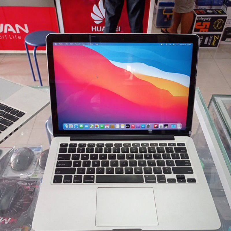 MACBOOK PRO 2015 13 INCH