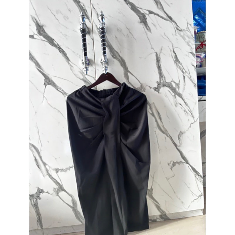 PRELOVED ROK SPAN HITAM