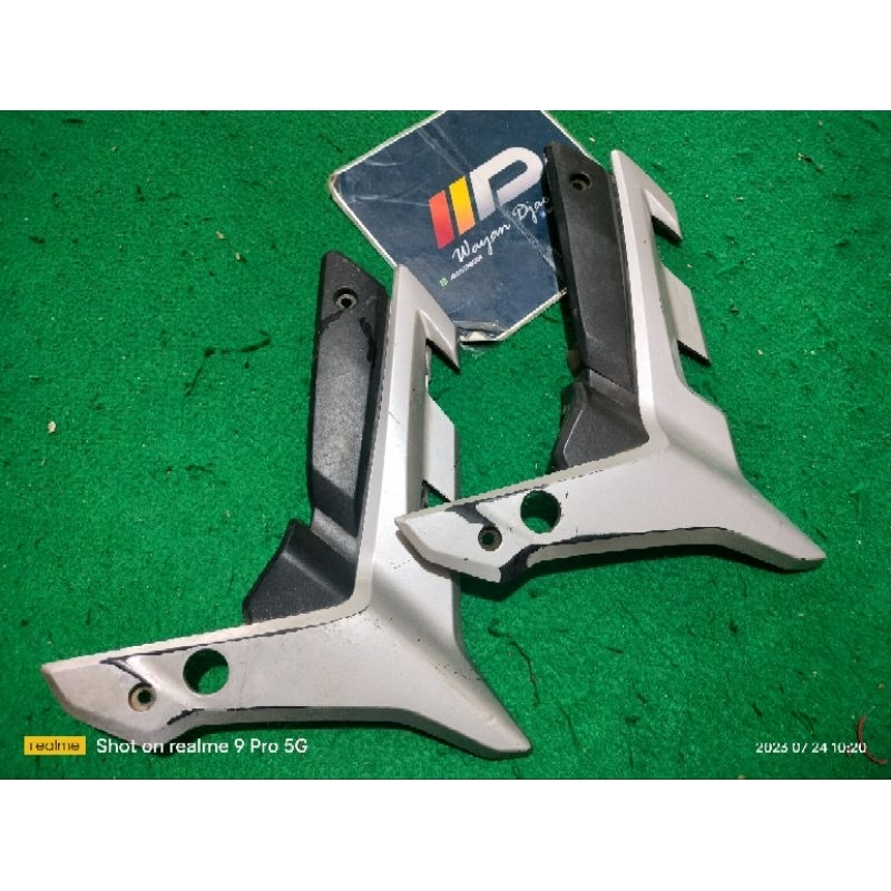 Cover pivot kanan kiri Honda CS1 original bekas copotan motor