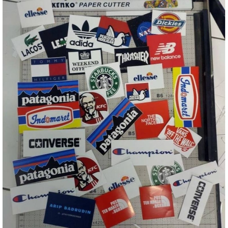 

Sticker A3+ Glossy Bahan Premium Bebas Custom