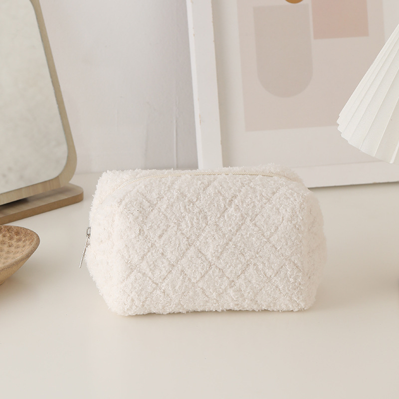 

Tepak Sleting / Cosmetic Bag Plush Japanese Simple - 16 x 11 x 10 cm