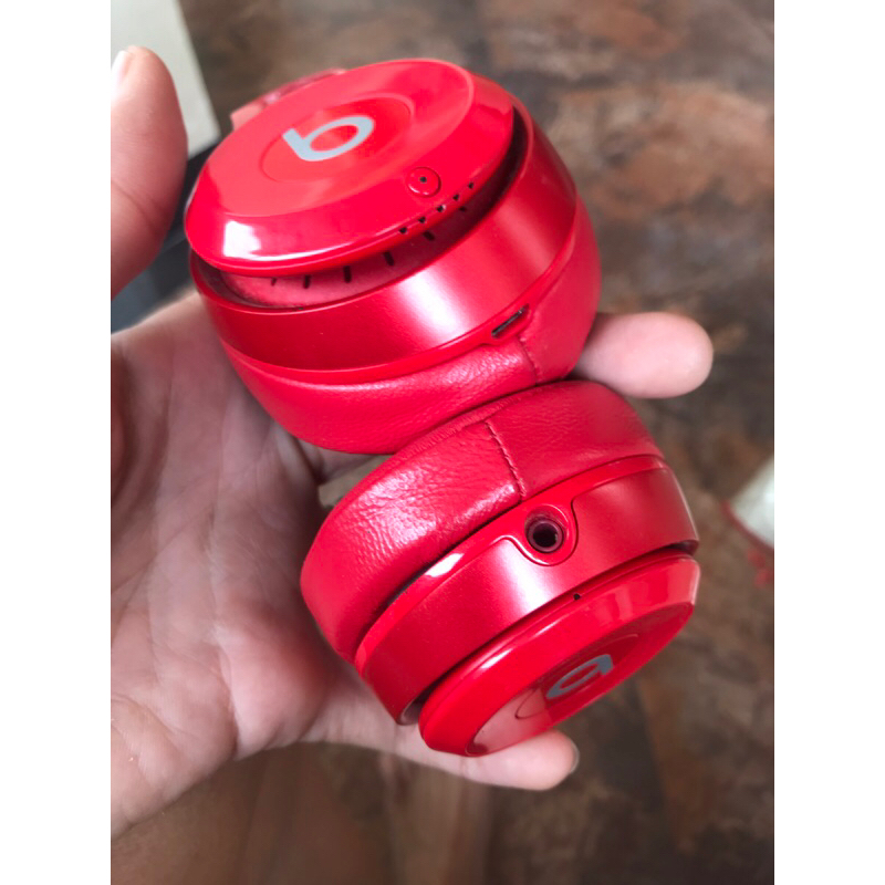 headphone Beats Solo red second