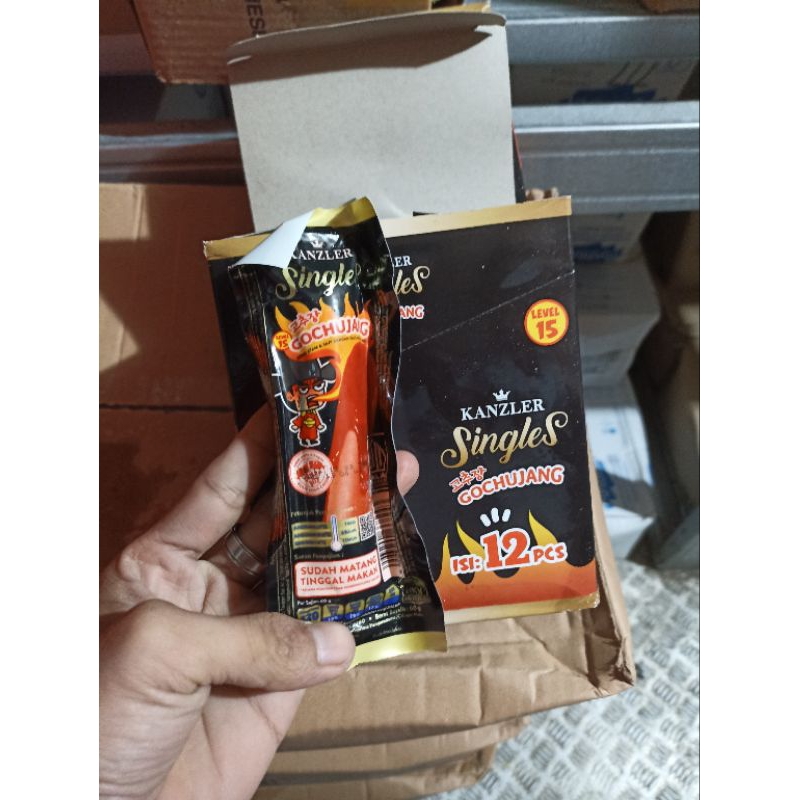 

KANZLER SINGLE'S GOCUJANG ,ORIGINAL DAN HOT 1 BOX ISI 12 PCS