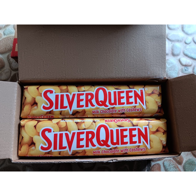 

silverqueen mede / almond perbox isi 10pcs 58gr
